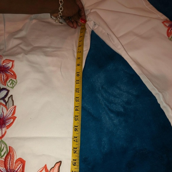 Venus Capris - Picture 3 of 4